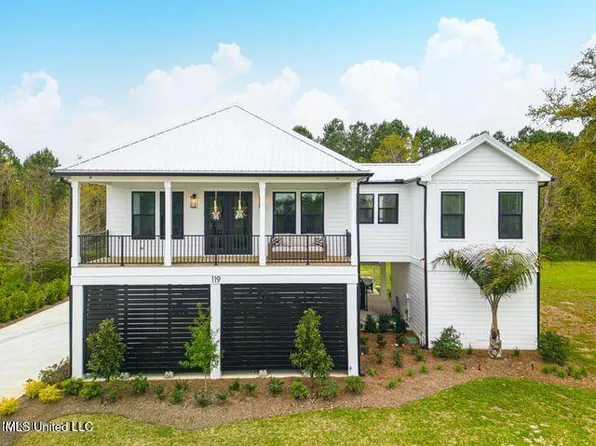 119 Mollere Dr, Waveland, MS 39576