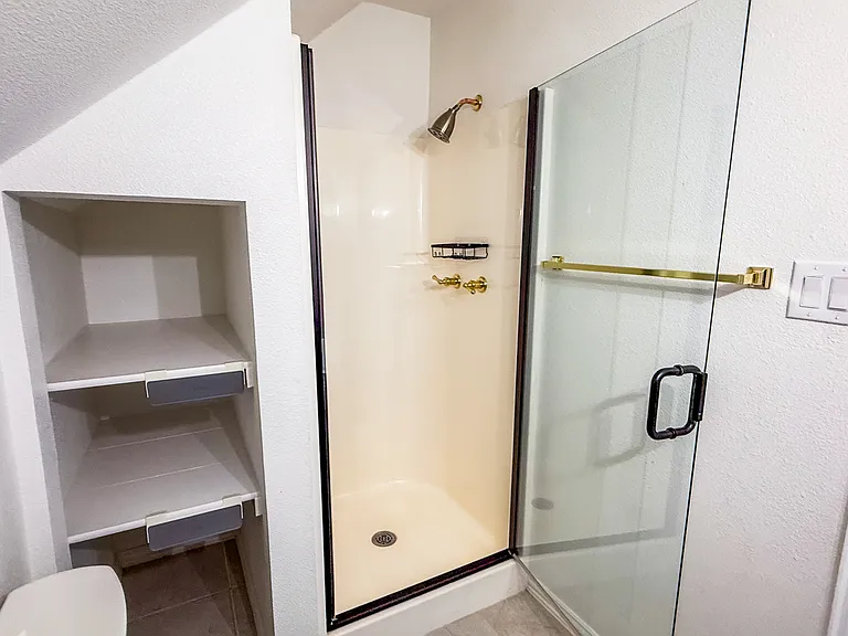 200 N Sorrells Rd — Photo 23