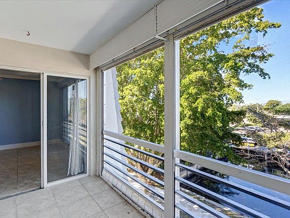 4th image of 765 Jeffery Street #1-301