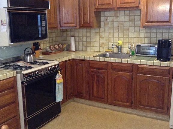 2nd image of 390 Forest View Dr