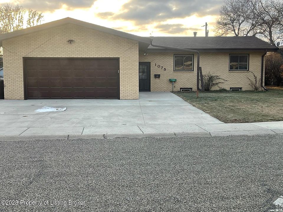 1st image of 1075 Foster Dr