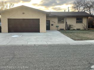 1075 Foster Dr, Dickinson, ND 58601