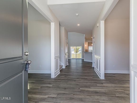 4th image of 84 Banner Ln