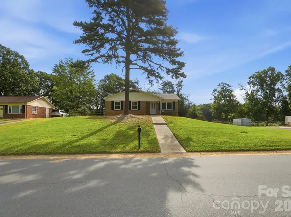 9933 Starwood Dr, Charlotte, NC 28215
