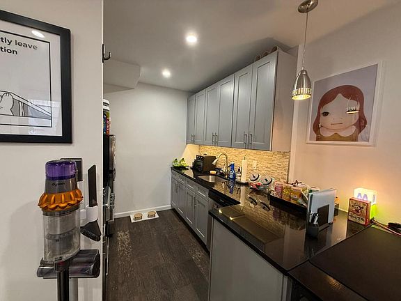 3rd image of 246 10th Ave APT 3A