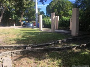 1318 NW 43rd St, Miami, FL 33142