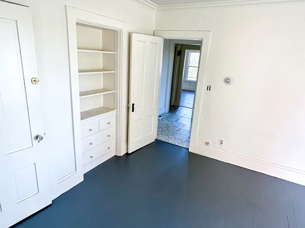 18 Pleasant Ave, Sanford, ME 04073