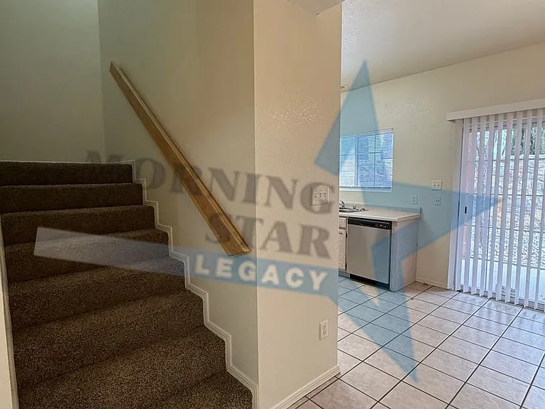 450 Ithaca Ct — Photo 7