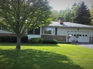 1048 Sunview Dr, Mogadore, OH 44260