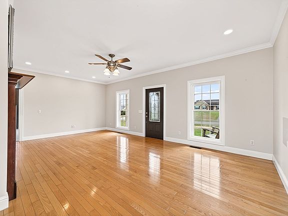 5th image of 4824 Skyview Dr