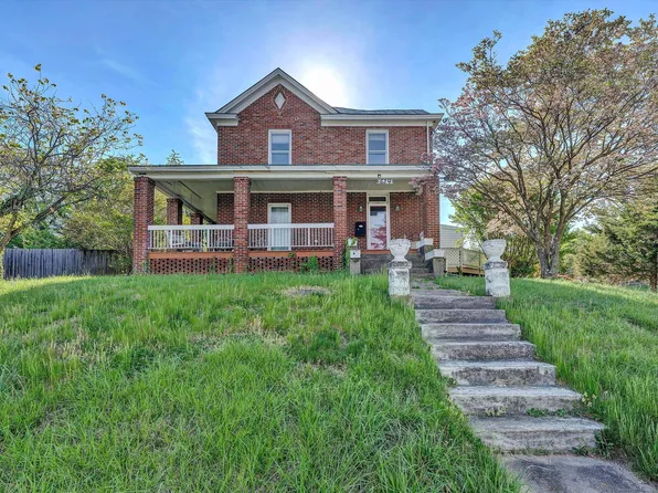 624 S Maple St, Vinton, VA 24179