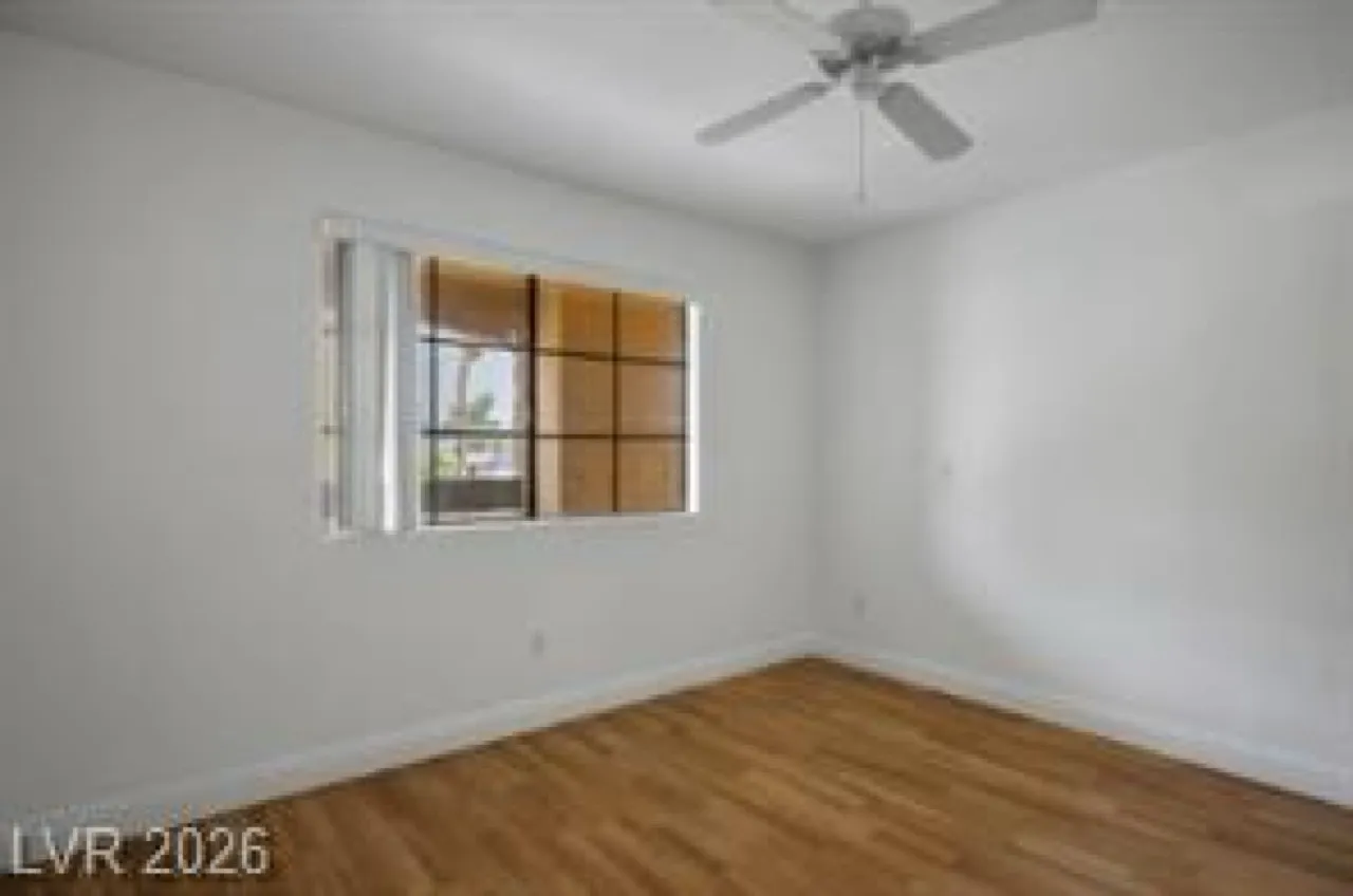 2 bed, 920 sqft, $1,225 — Photo 2