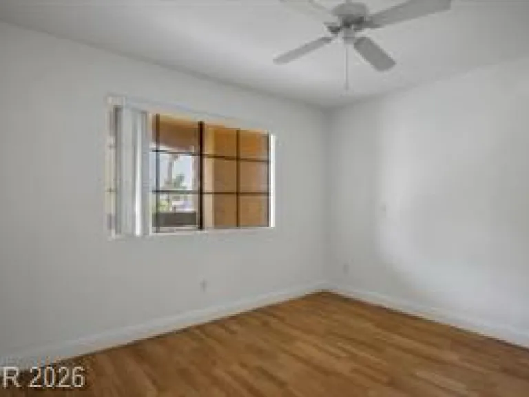 5170 S Jones Blvd #206 — Photo 2