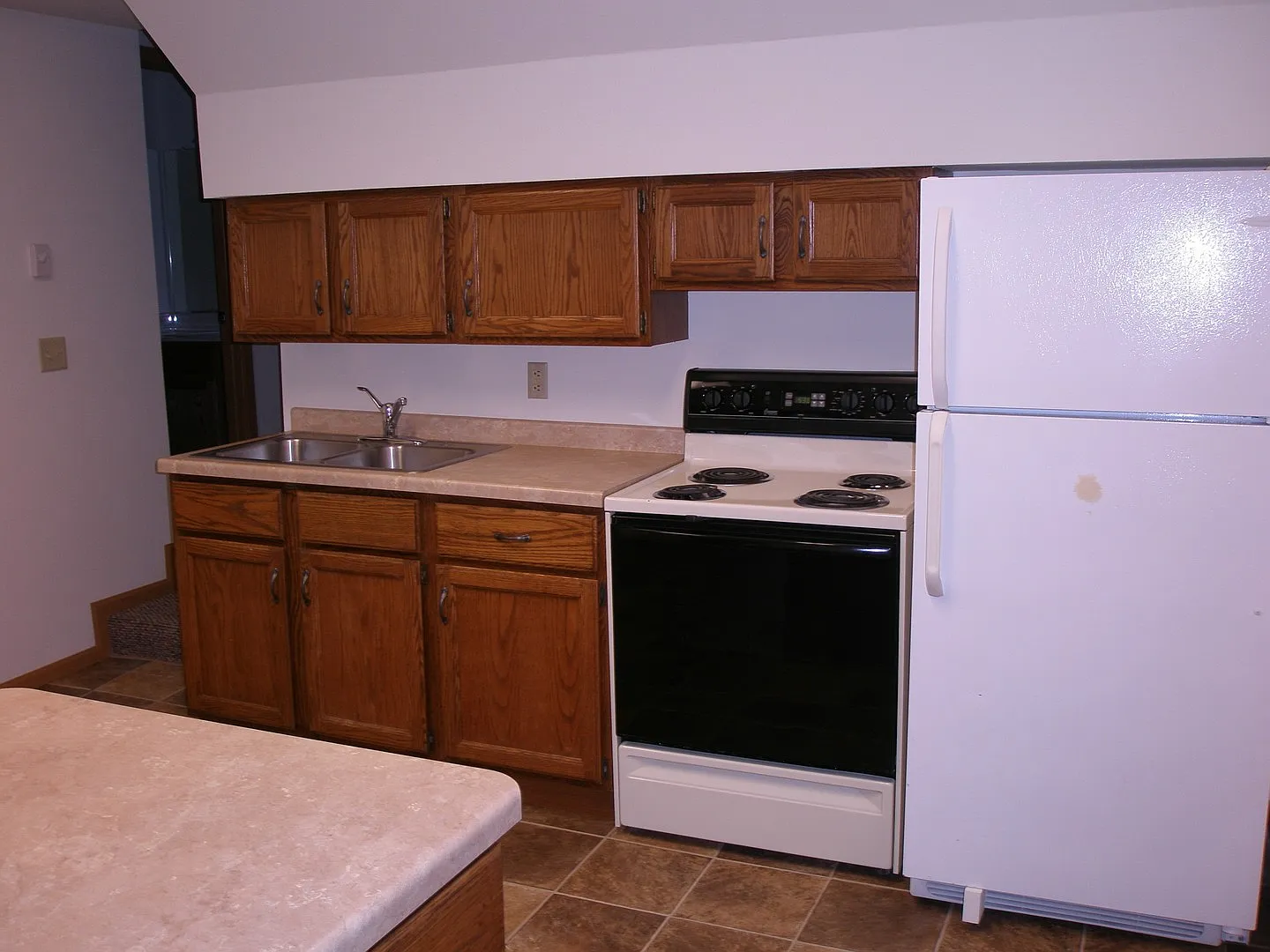 3 bed, 1293 sqft, $1,380 — Photo 2