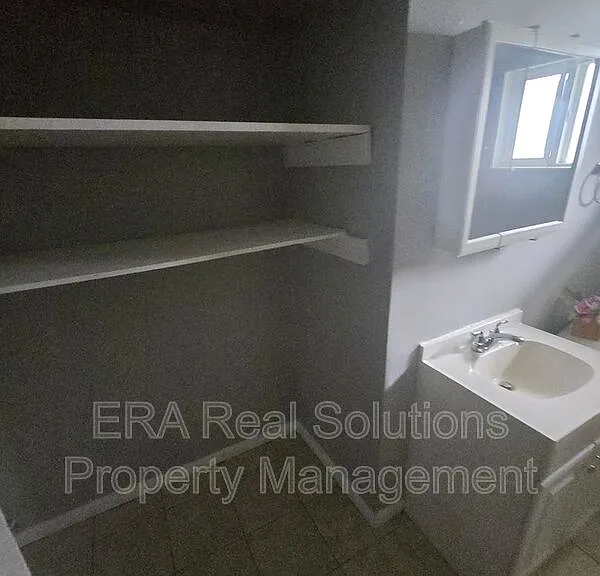 2236 Brentnell Ave — Photo 17