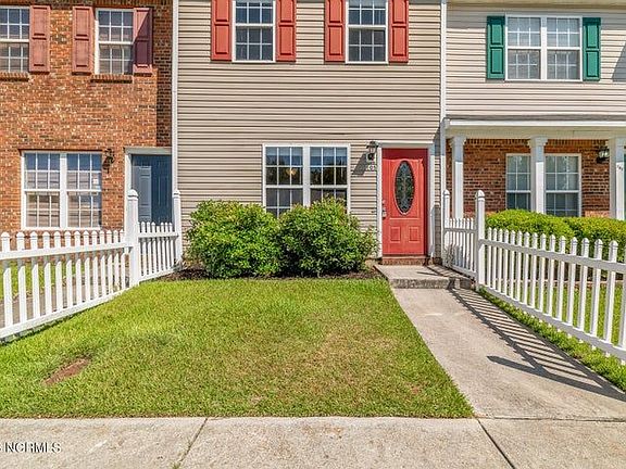 4th image of 105 Woodlake Ct