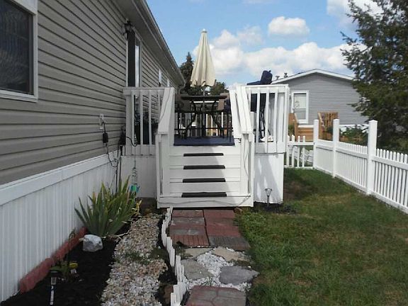 3rd image of 305 General Fred Gordon Dr