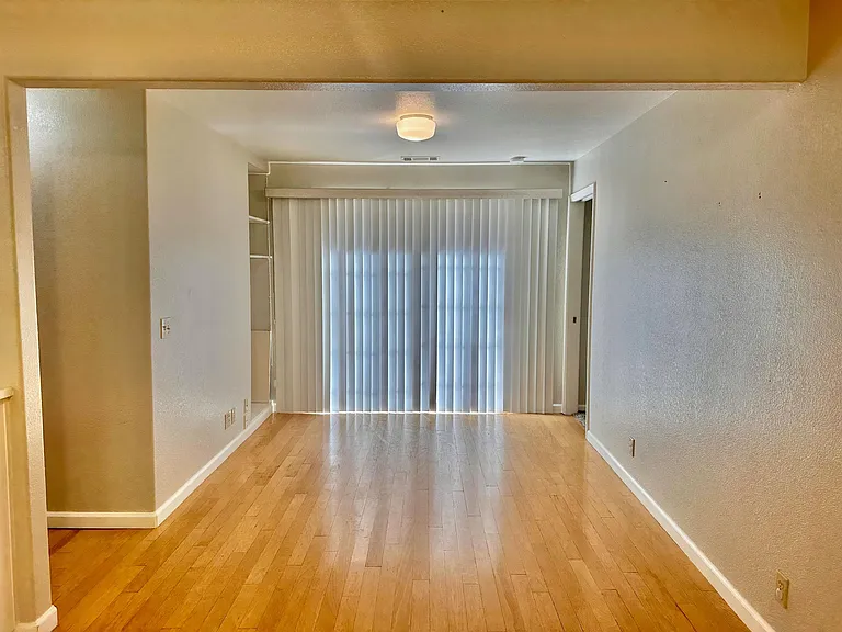 10529 Boulder St — Photo 12
