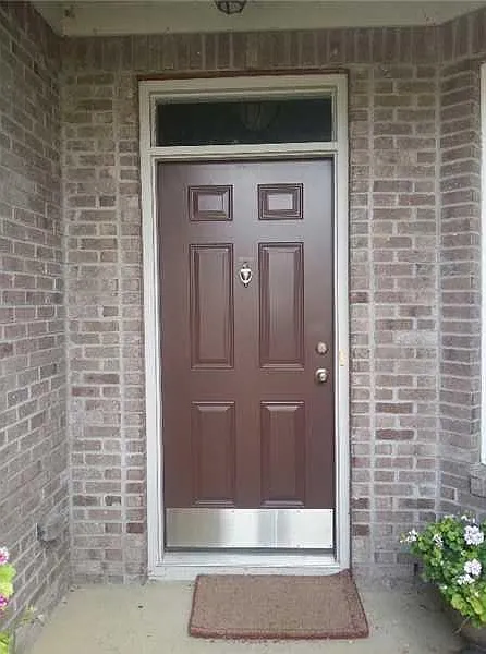 3 bed, 1982 sqft, $2,200 — Photo 3