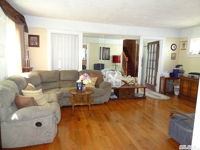 2nd image of 112-11 202nd St
