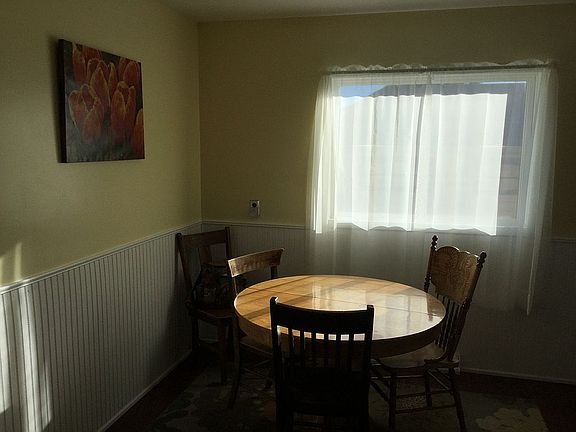 Eating area in kitchen