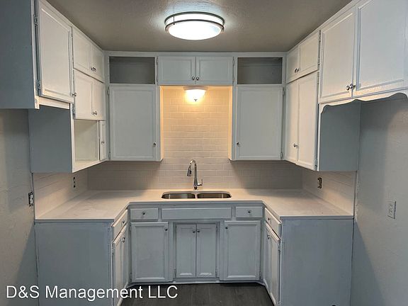 4th image of 3934 SE 10th Pl