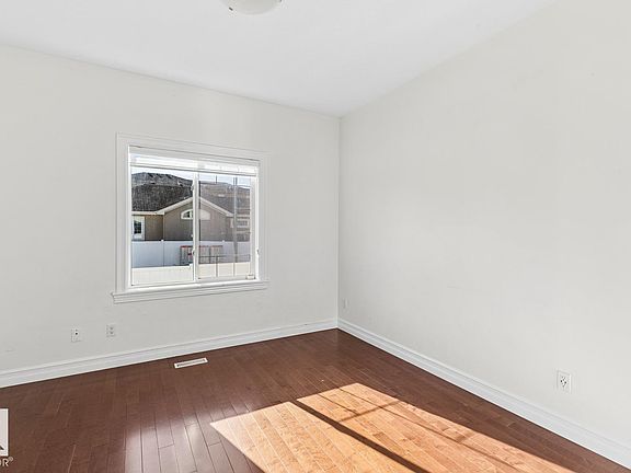 5th image of 15803 95th St NW