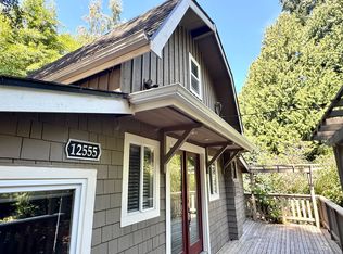 12555 Sunrise Dr NE, Bainbridge Island, WA 98110