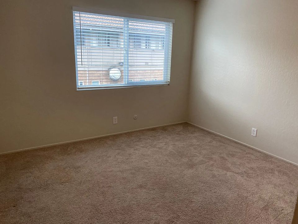 2nd image of 215 S 12th St APT 5