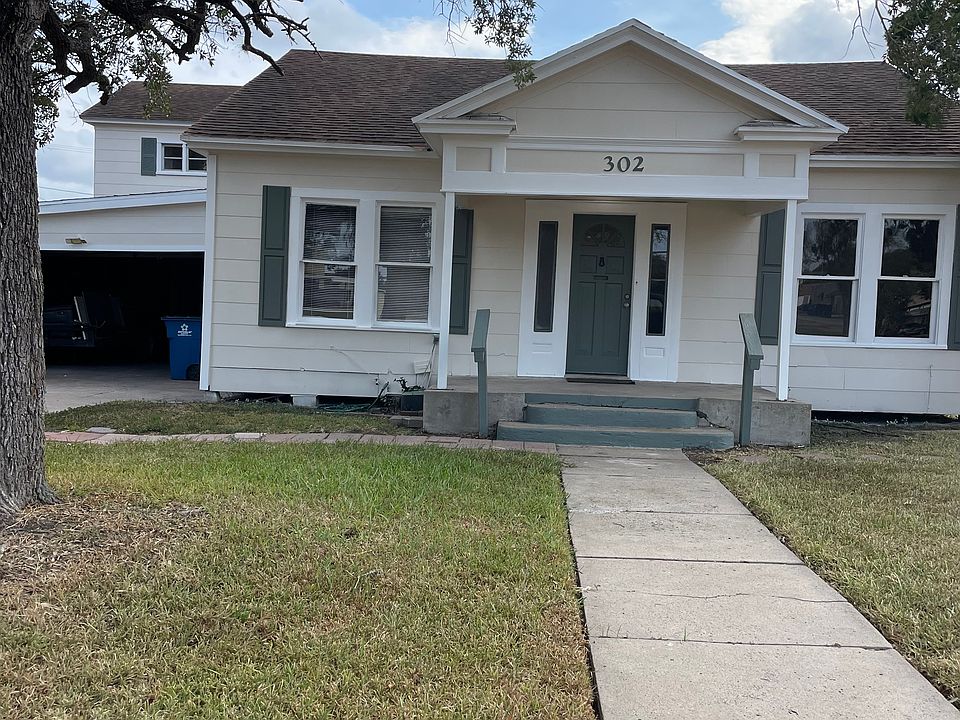 1st image of 302 E 5th St