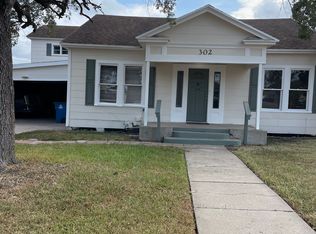 302 E 5th St, Bishop, TX 78343
