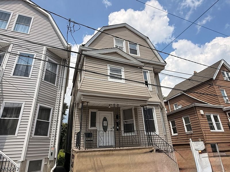 1st image of 135 Hobson St