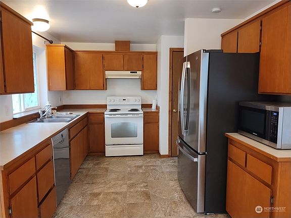 3rd image of 1403 W 16th Street
