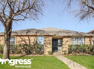 423 Running Brook Ln, Mesquite, TX 75149