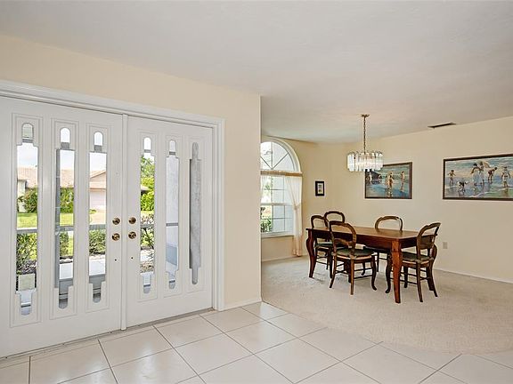 4th image of 456 Dover Cir
