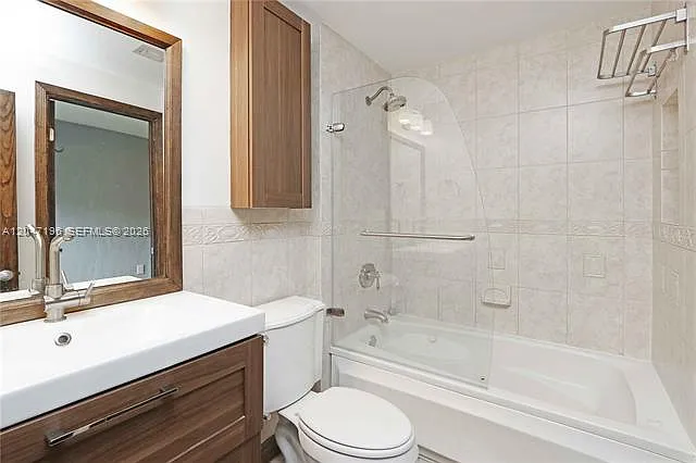 221 Camilo Ave — Photo 3
