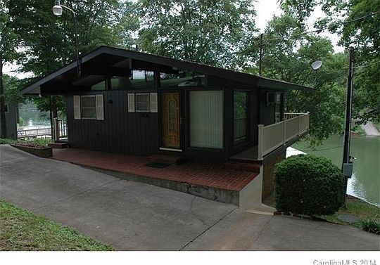 2nd image of 6926 Locke Dr