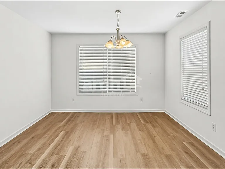 611 Blue Lake Dr — Photo 5