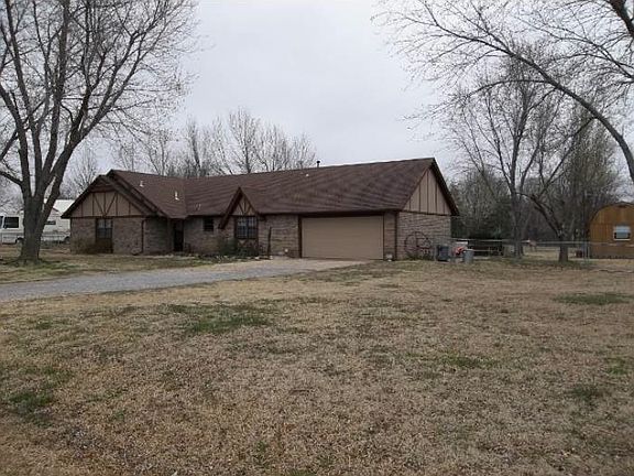Front view with parking