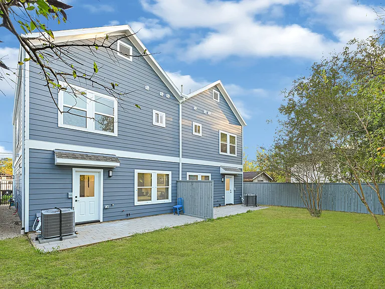 3833 Seabrook St #B — Photo 26