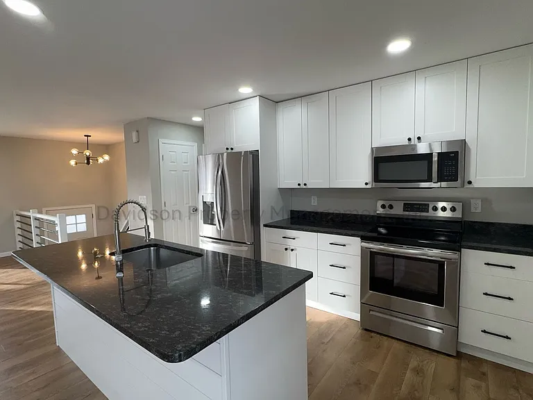 3040 Garland Ter — Photo 5