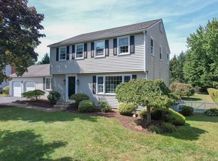 25 Willow Brook Dr, Cheshire, CT 06410