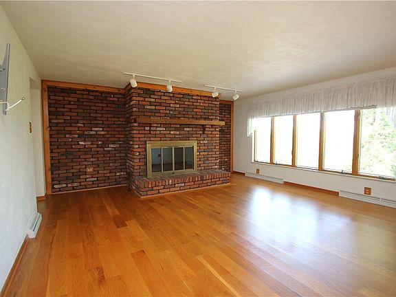 2nd image of 23 Bove Ln
