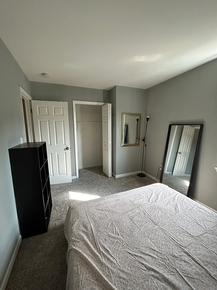 Building Photo - 5711 Rollins Ln