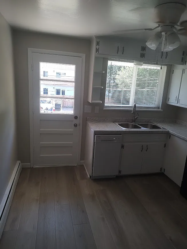2 bed, 850 sqft, $1,790 — Photo 2