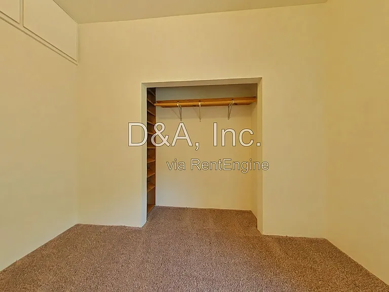 715 SW 11th St — Photo 7