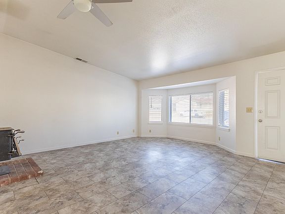 4th image of 690 Cameron Way