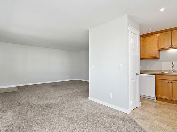 5th image of 418 Stow Ave S APT 3