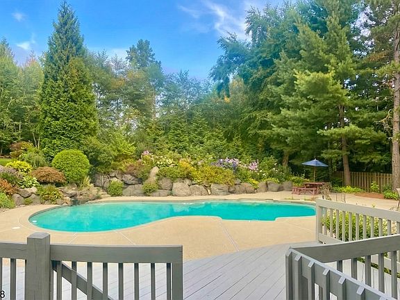 4th image of 8 Union Hill Rd