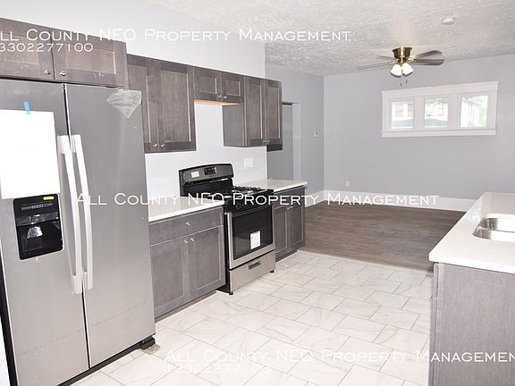 3rd image of 1393 E 109th St #A